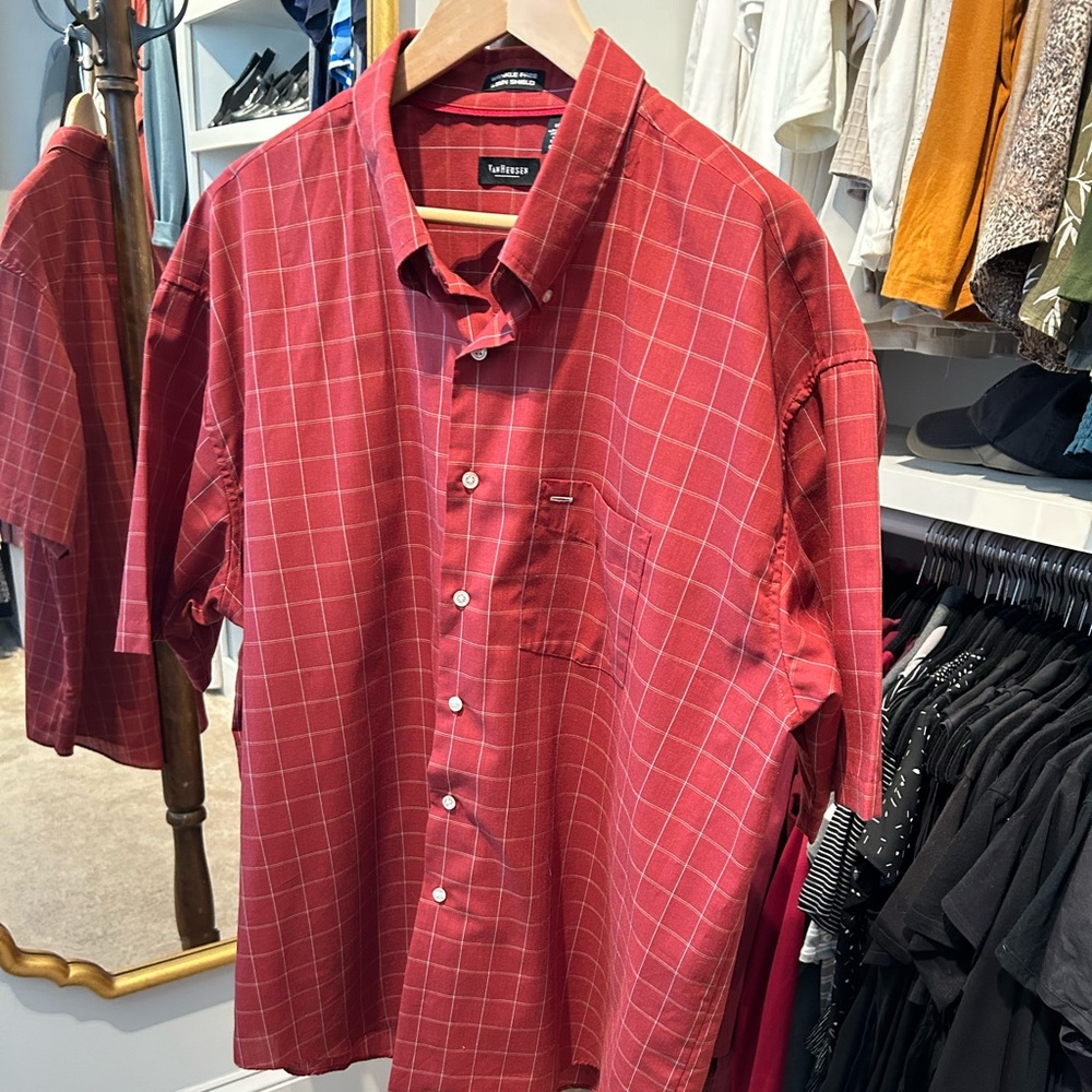 Van Heusen Men’s button shirt